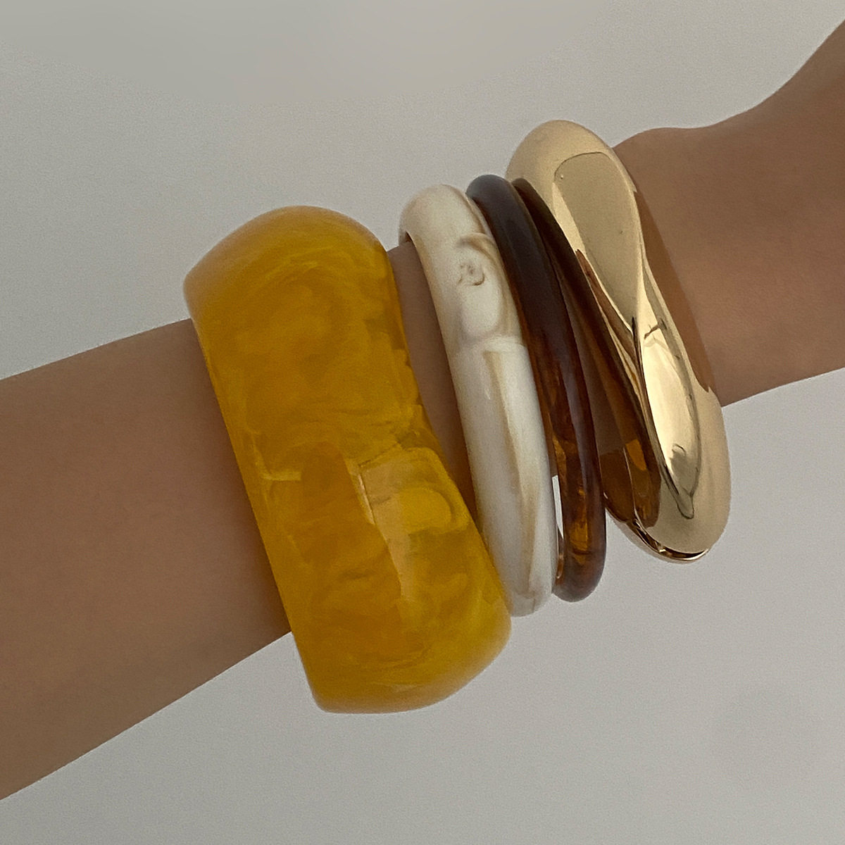 欧美跨境复古琥珀色晕染亚克力宽手镯 夸张ins风几何光面树脂手环