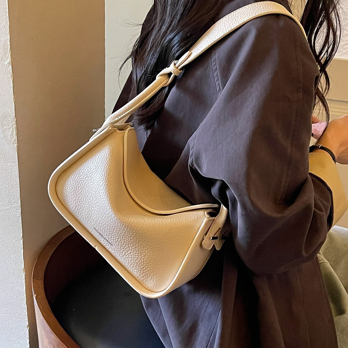 韩版复古腋下包包女式2026新款秋冬轻奢小众高级感单肩斜挎包女包
