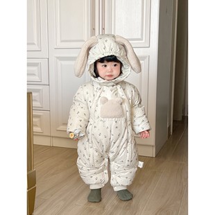 婴儿羽绒服连体衣冬季女宝宝衣服白鸭绒小月龄加厚连帽外出服秋冬