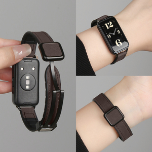 适用华为手环10表带新疯马皮磁吸腕带9/8nfc版手表带高级感band7高颜值6pro舒适女款荣耀十代智能运动手表链