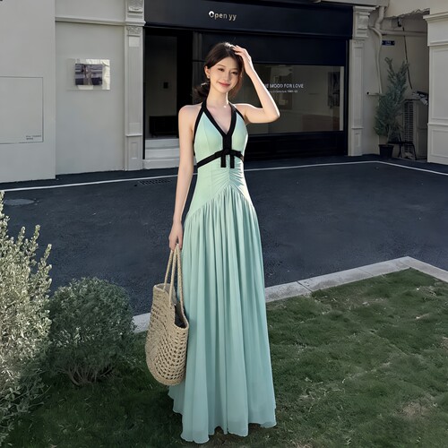 GirlsAt18 法式纯欲挂脖连衣裙女夏季度假风性感露背御姐修身长裙