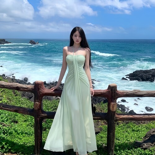 夏季法式绿色网纱抹胸收腰连衣裙