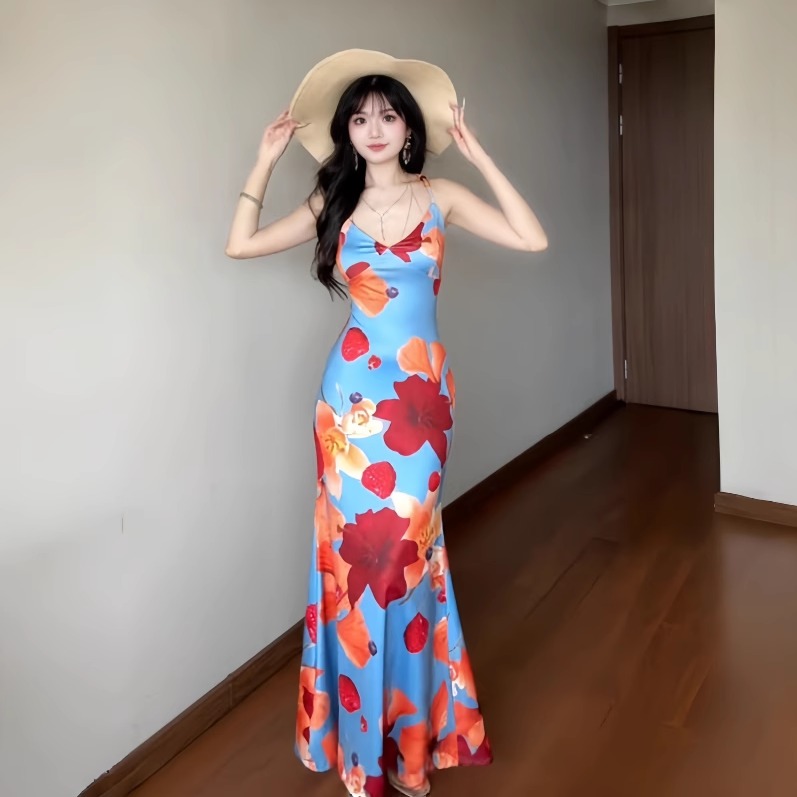 海边度假风印花吊带连衣裙