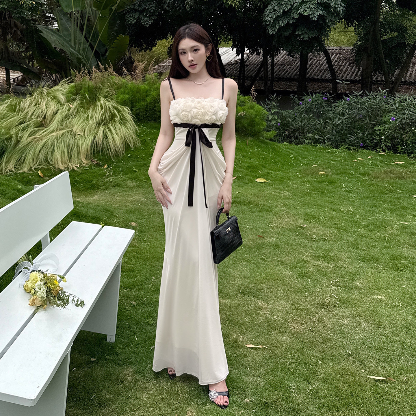GirlsAt18 法式立体花朵抹胸连衣裙女夏季度假风性感抹胸修身长裙
