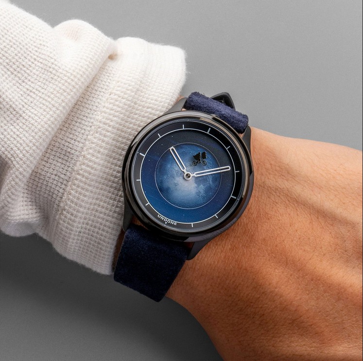 UNDONE外星人联名款石英扫秒手表