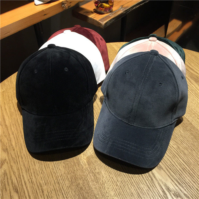 帽子女网红明星同款秋冬天鸭舌帽男百搭加厚金丝绒字母棒球帽黑色