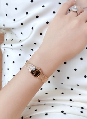 代购BULOVA宝路华时尚金色手链式轻奢简约气质石英小方表女