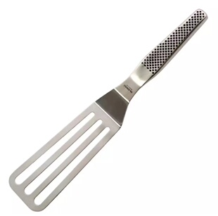 原装日本进口GLOBAL具良治不锈钢曲身坑铲刮刀烧烤煎蛋漏铲GS-26