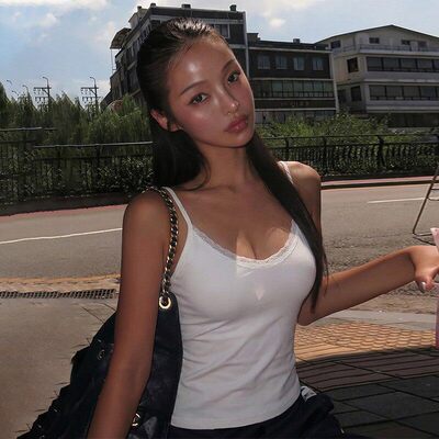 性感修身蕾丝花边小吊带背心