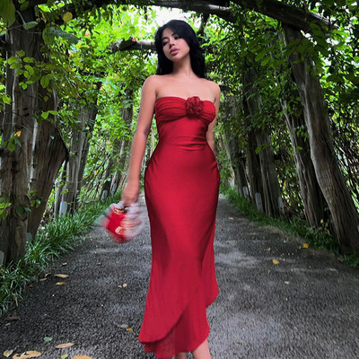 性感修身花朵抹胸连衣裙