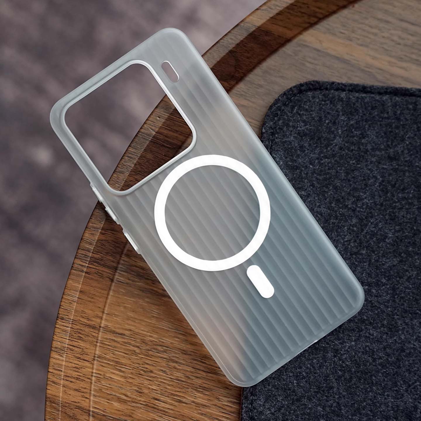 简约透白磁吸硬壳适用onepuls