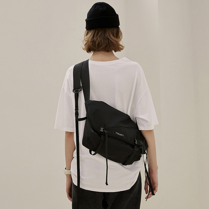 VAOPER运动机能包单肩斜挎包男邮差包工装包学生女包潮牌包包ins