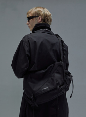 VAOPER喂牌潮牌斜挎包男机能风新款时尚挎包单肩包百搭包包女ins