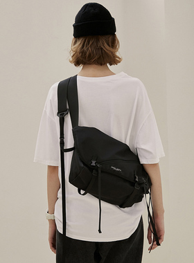 VAOPER喂牌运动机能背包单肩包斜挎包男士邮差包工装包挎包通勤包