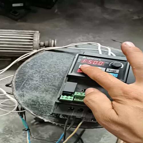 变频器V022EL43A 22KW 包议价