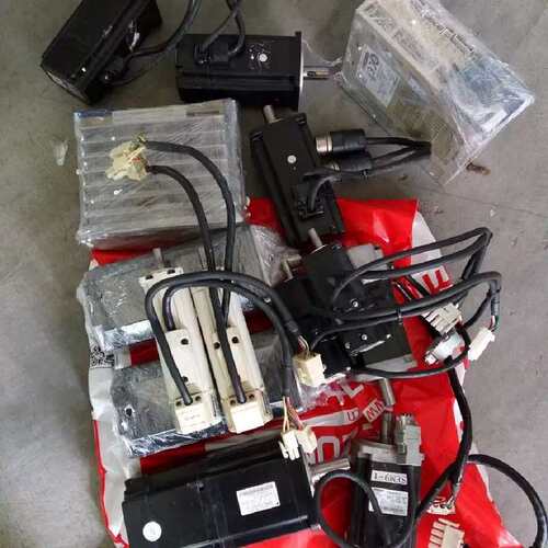 议价SGMAS-04ACA2C-E电机SGMAH-01A-SF11