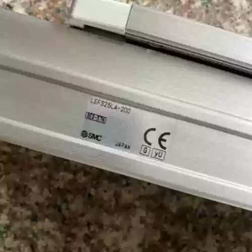 {议价}电缸LEFS25LA-200，有效行程200，总长36