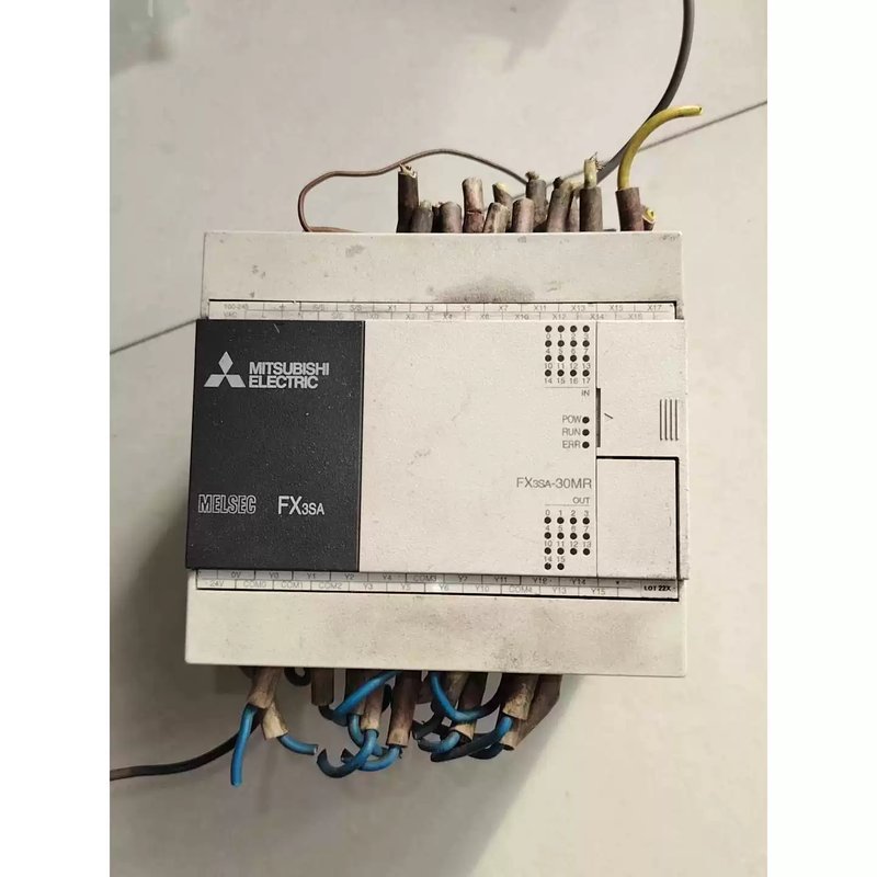 三凌PLC FX3SA-30MR-CM一台，成色bu错，功能议价