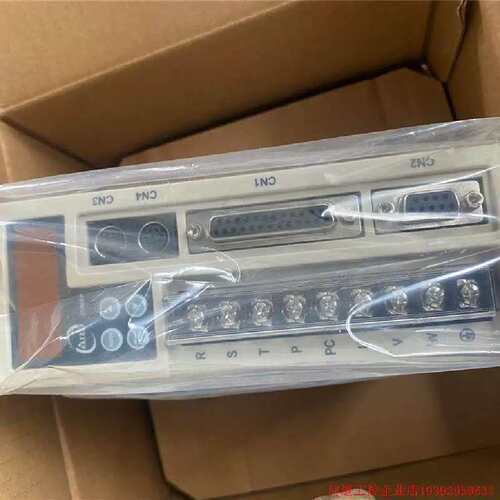 议价拍前:伺服驱动器 TSTE10C 正品  带包装说