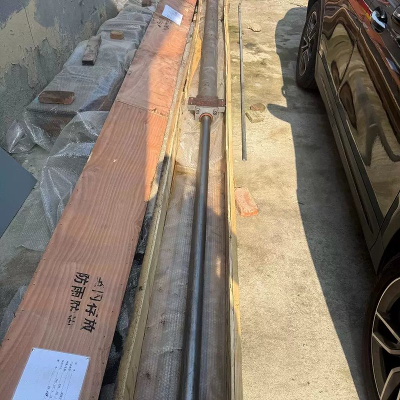 议价工业用长轴零件,带法兰,长度约7米二,直径50mm,库存闲置