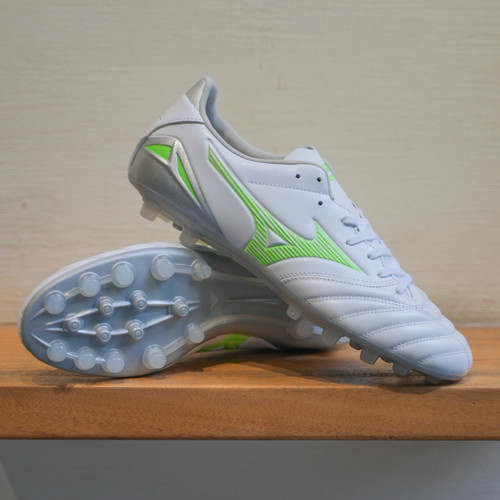 美津浓莫雷拉袋鼠皮AG短钉足球鞋