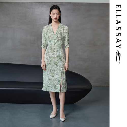 ELLASSAY歌力思2026春夏新款桑蚕丝V领收腰连衣裙EWD365Y238DX