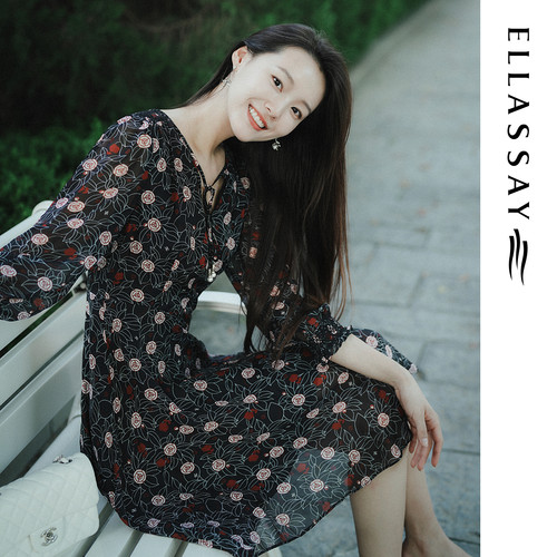 ELLASSAY歌力思秋季新款真丝V领玫瑰印花连衣裙女EWE353Y04800