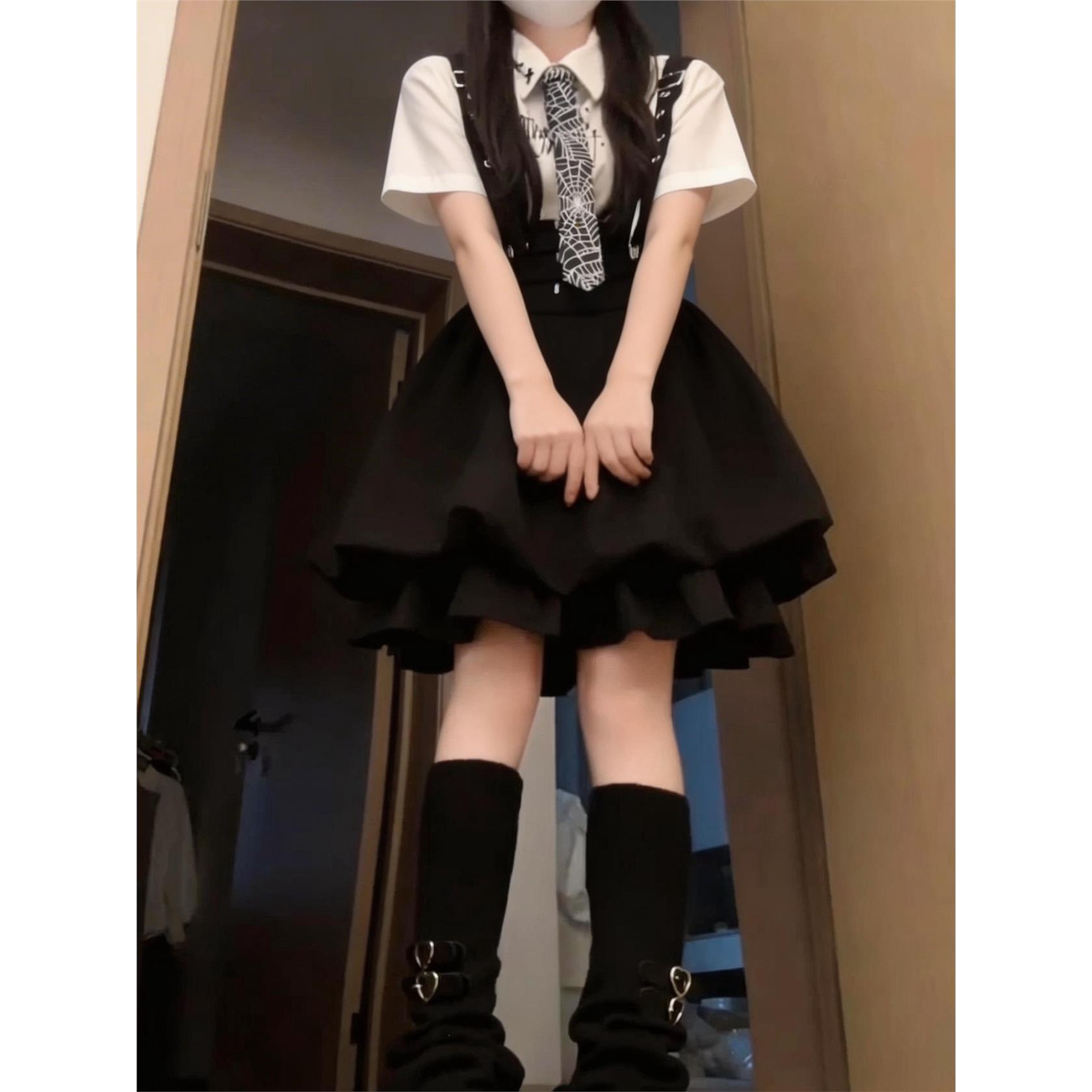 学院风甜妹背带裙子套装