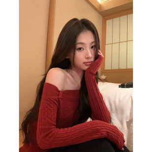 pusumede 至知温柔 气质一字肩长袖针织衫女复古抽条麻花露肩上衣