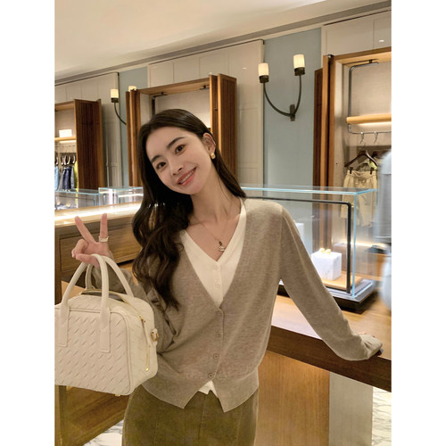 V领拼色假两件针织毛衣开衫外套