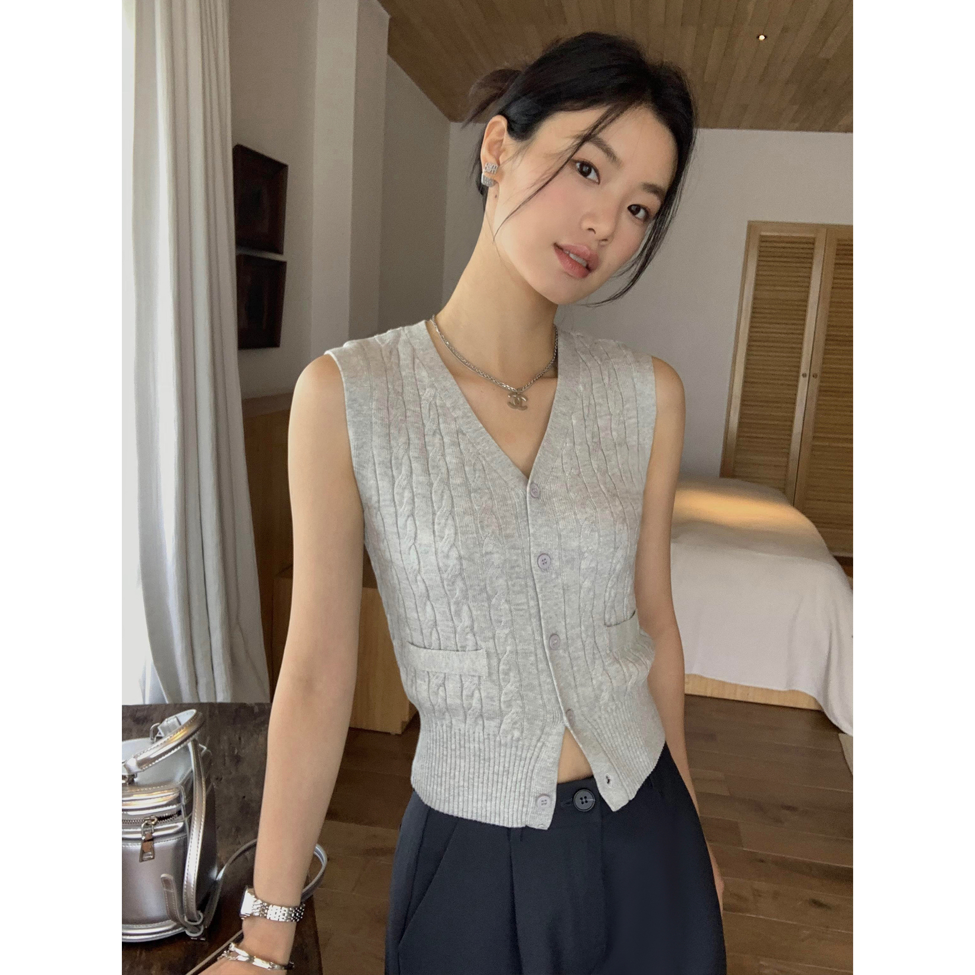 V领麻花针织马甲背心女开衫修身