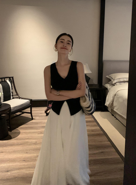 pusumede 灰色复古v领针织马甲女开衫高级感坎肩无袖修身背心上衣