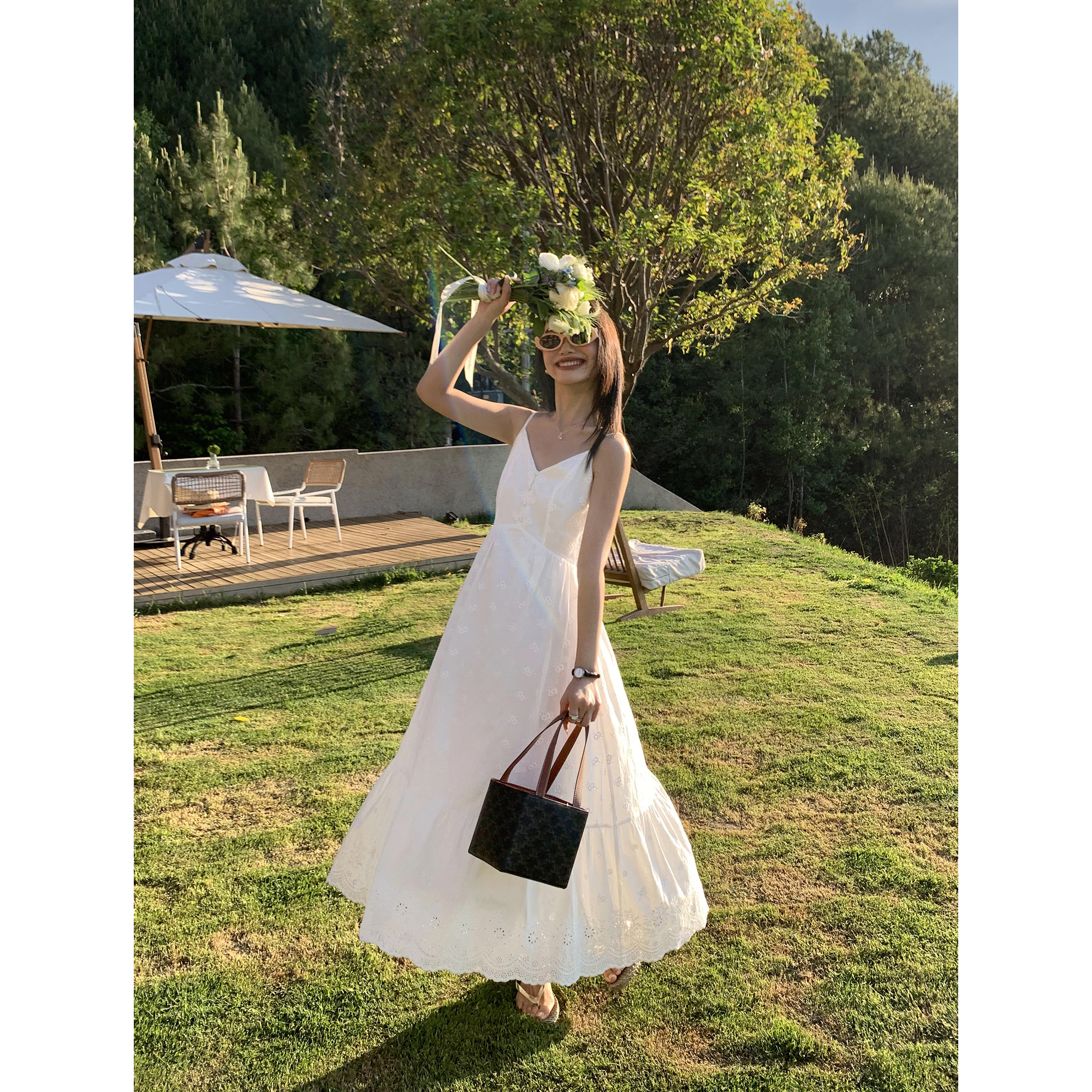 绣花吊带连衣裙度假风长裙