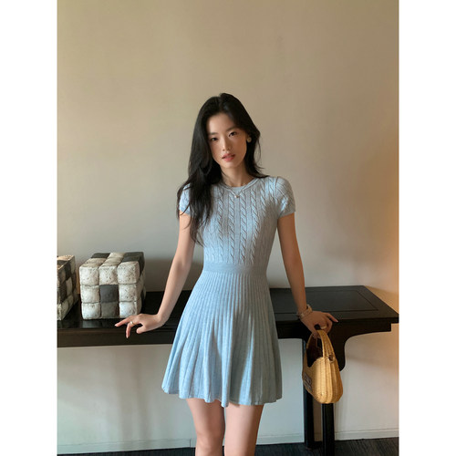 复古针织连衣裙收腰a字短裙