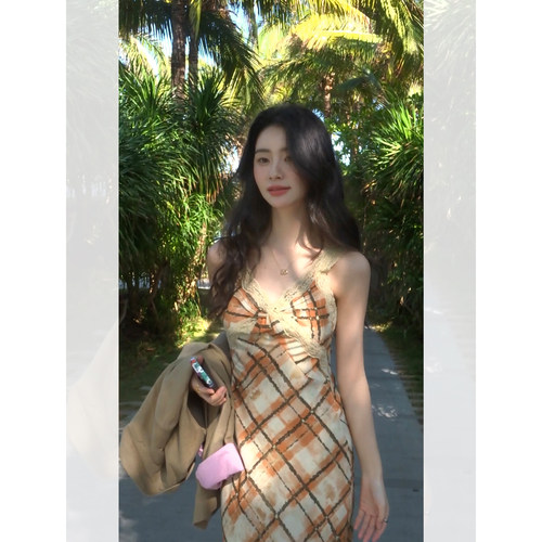 pusumede 复古色调 格纹吊带连衣裙女法式气质印花长裙度假背心裙