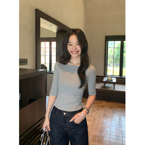 淡人天菜一字领五分袖T恤女