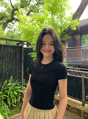 pusumede 黑色圆领短袖T恤女夏季新款弹力修身百搭正肩短款bm上衣
