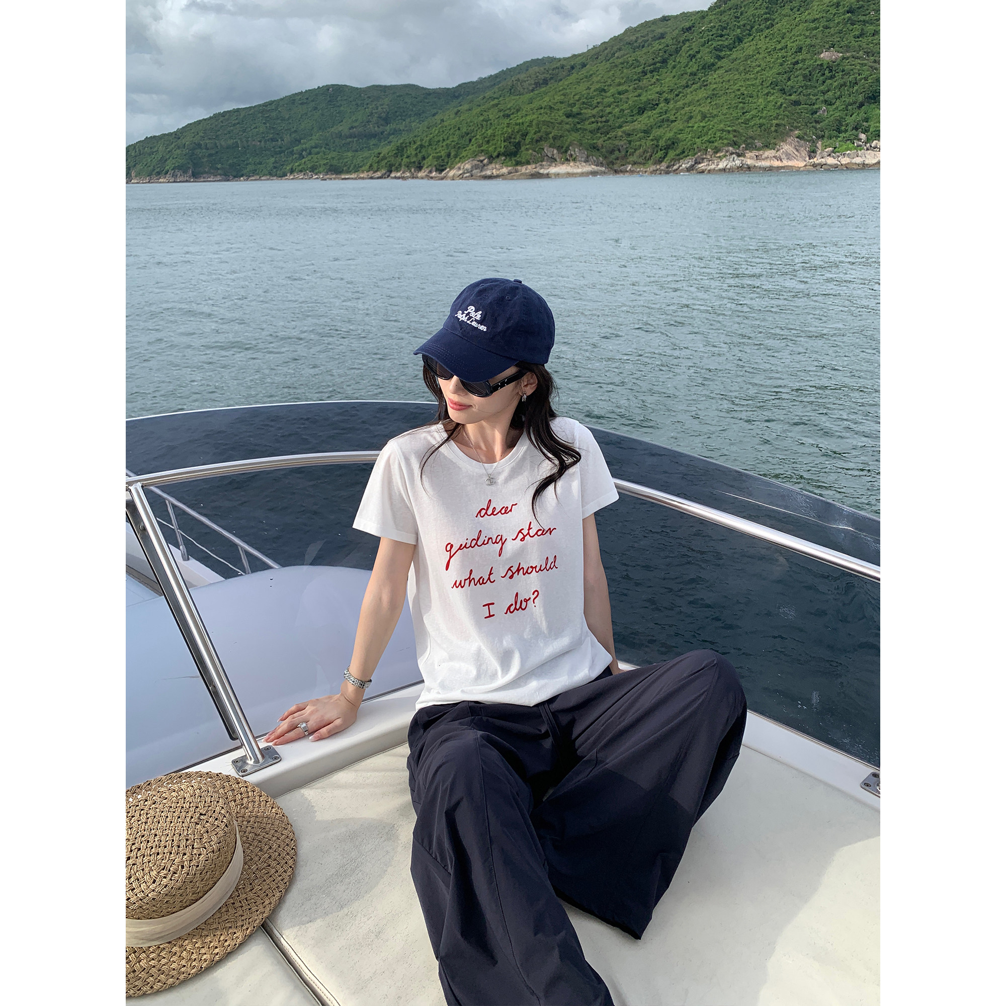 pusumede 文艺巧思 经典圆领印花短袖T恤女休闲宽松正肩针织上衣