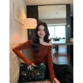 不规则扭结斜肩针织衫 pusumede 雾白清秋 女气质收腰露肩打底上衣