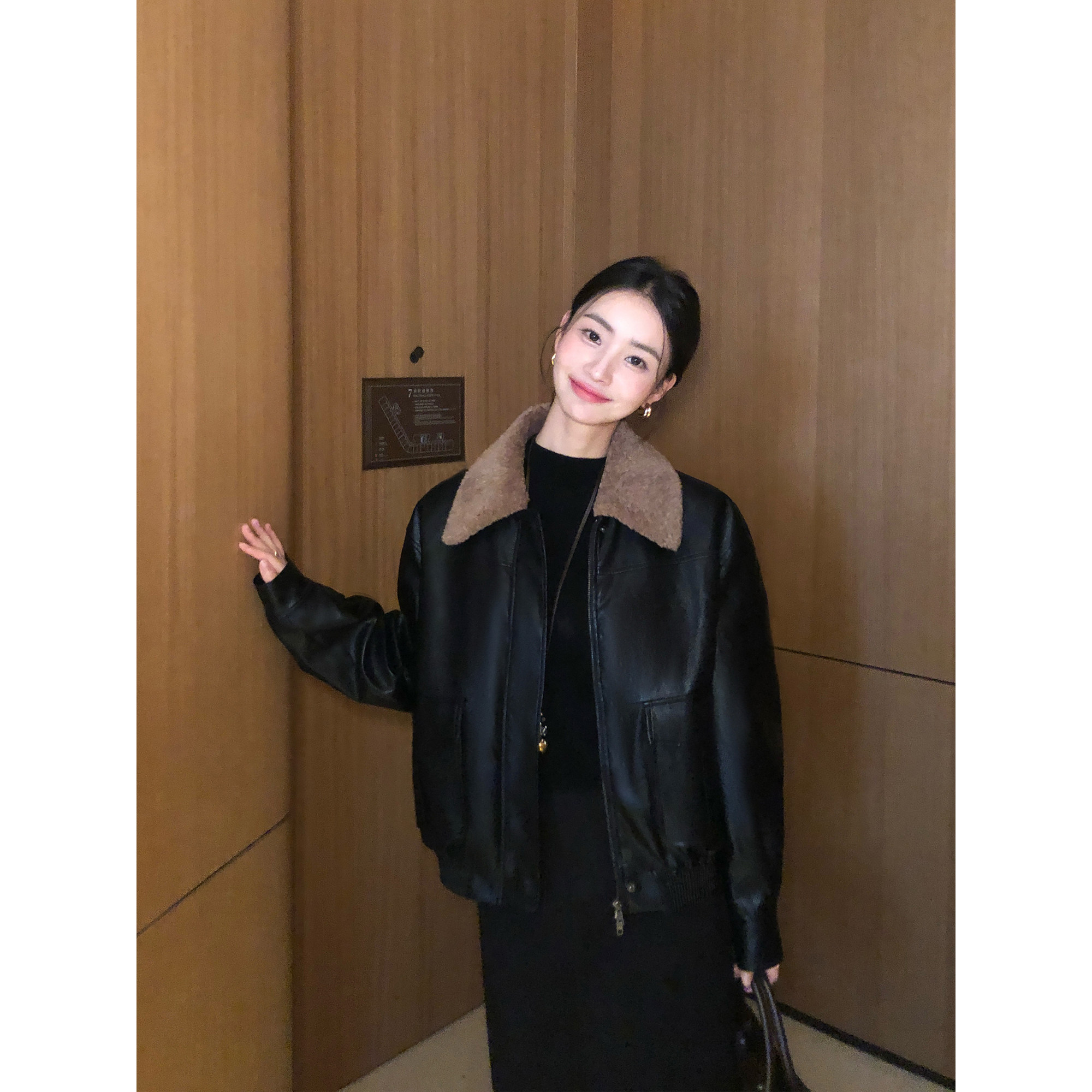 pusumede 摩登回响 复古羊羔绒翻领皮衣女高级感宽松可拆毛领外套,女装/女士精品,皮衣,淘宝优惠券,粉丝福利购,淘宝优惠卷