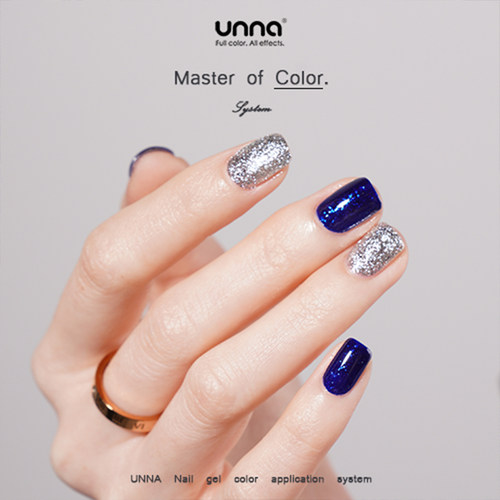 UNNA墨尔本爆闪蓝氛围感美甲