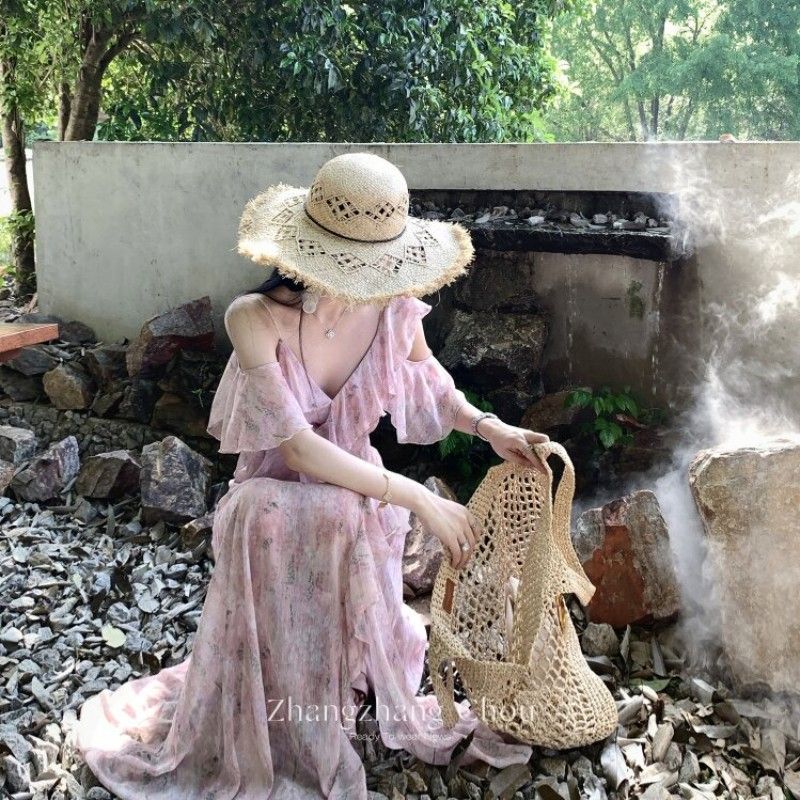 粉色碎花连衣裙夏女2026新款茶歇法式高级感不规则荷叶边雪纺长裙