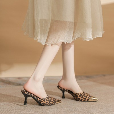 6658-18尖头细跟高跟鞋2026年新款夏季法式豹纹不累脚后空凉鞋定