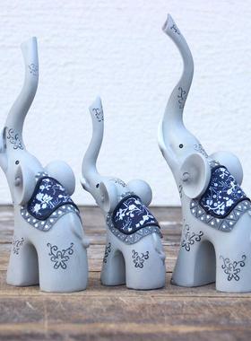 新款工艺礼品一家三口装饰树脂摆件复古家庭饰品创意摆件定制