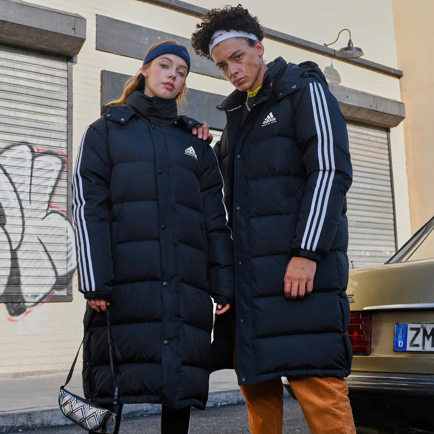Adidas阿迪达斯正品男女三条纹运动休闲中长款保暖羽绒服情侣外套