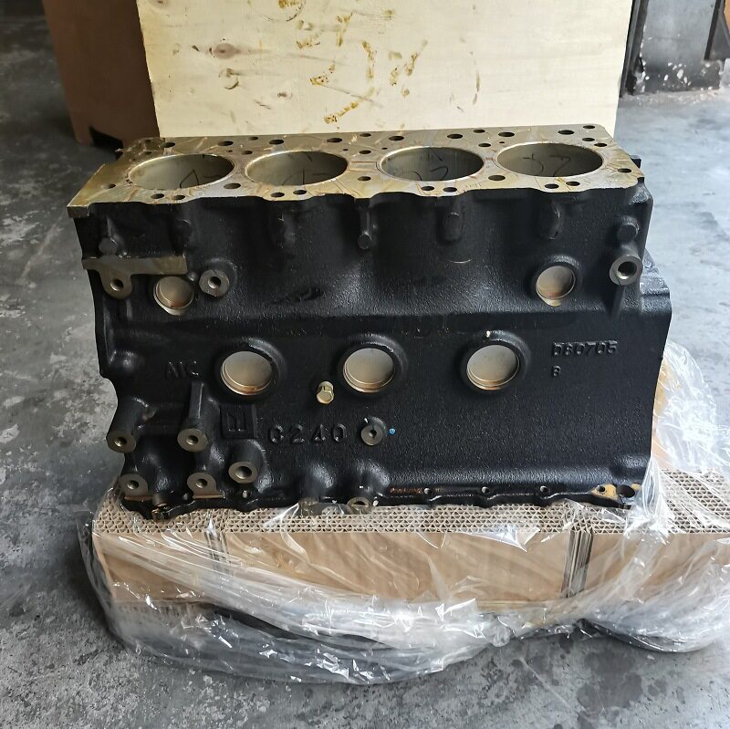 进口五十铃C240叉车发动机缸体