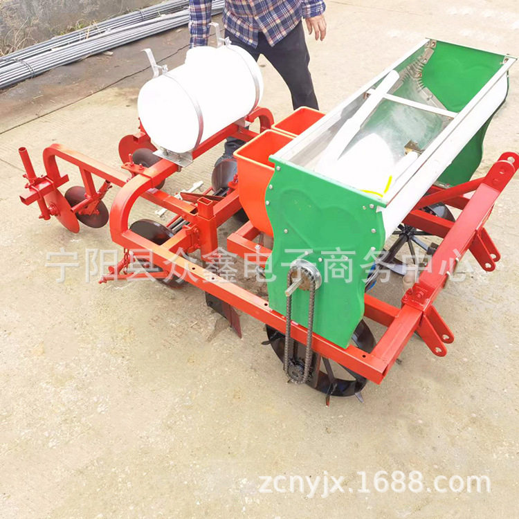 不覆膜花生起垄播种机农用四轮车带垄上种花生点播机多种花生播种
