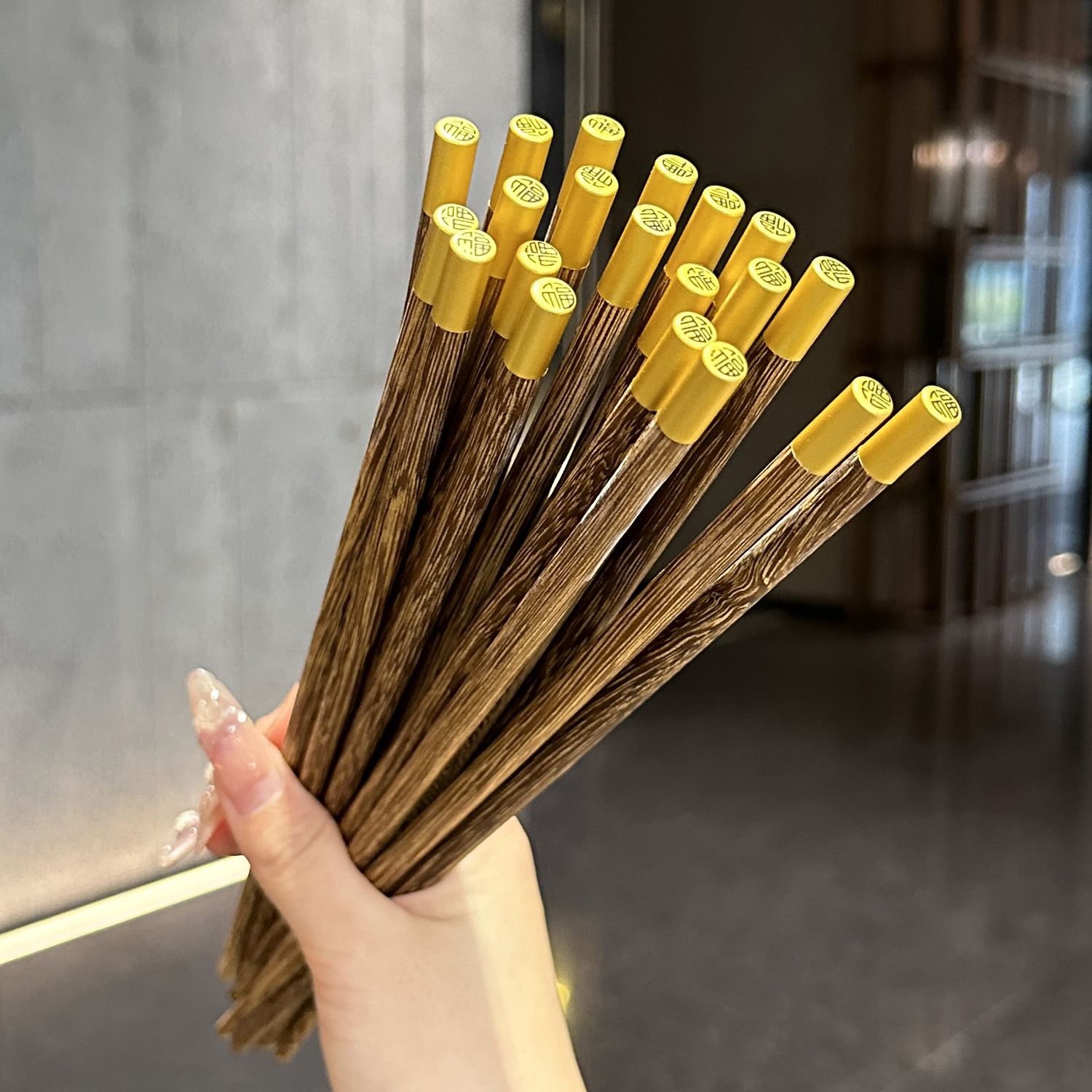 【老板娘自留款漂亮】鸡翅木实木筷子家用圆顶福餐厅筷酒店餐具