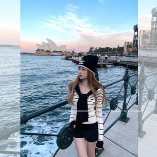 COOLLINE林子熙 浆果 气质两色条纹海军领针织衫修身显瘦内搭上衣