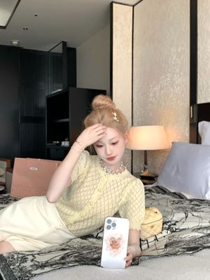 23夏季新款多色针织T恤